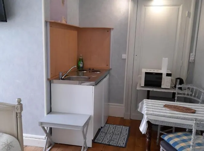 & Chateau Saint Vincent Bazas