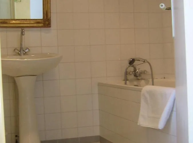 & Chateau Saint Vincent